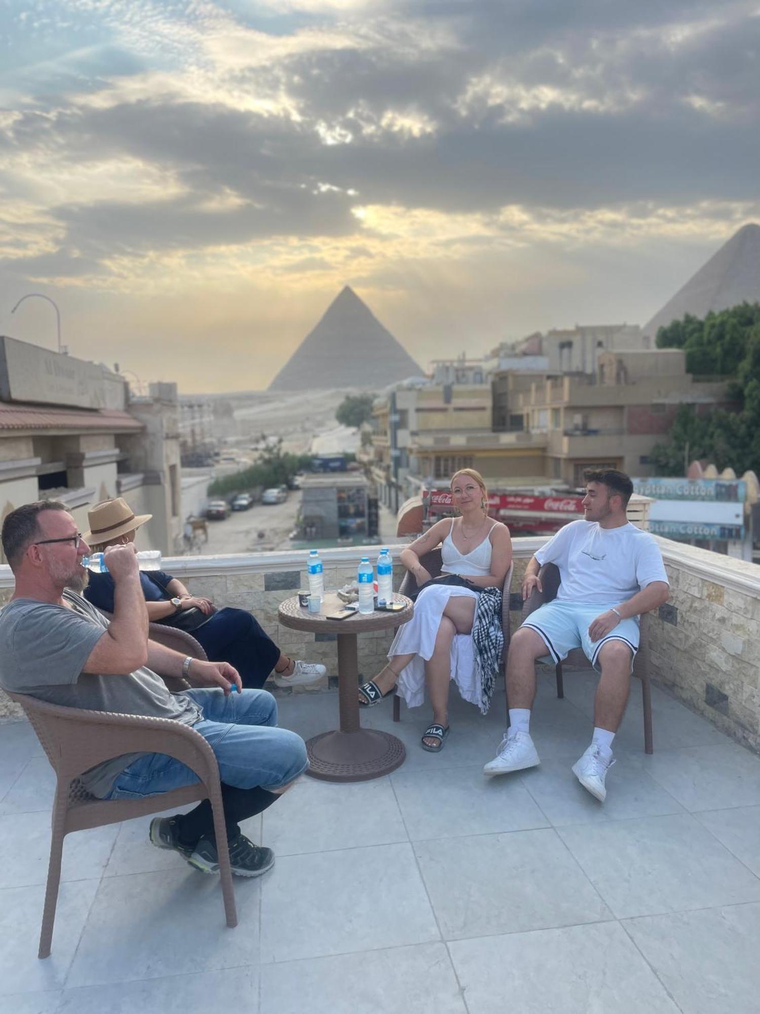 King Ali Pyramids View Inn Kafret el-Gabal Kültér fotó