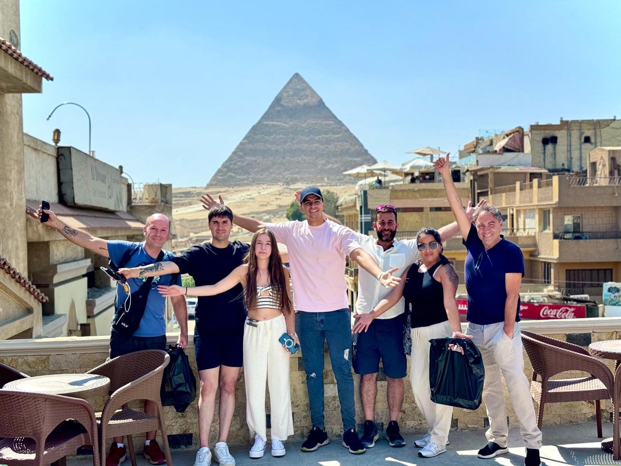 King Ali Pyramids View Inn Kafret el-Gabal Kültér fotó