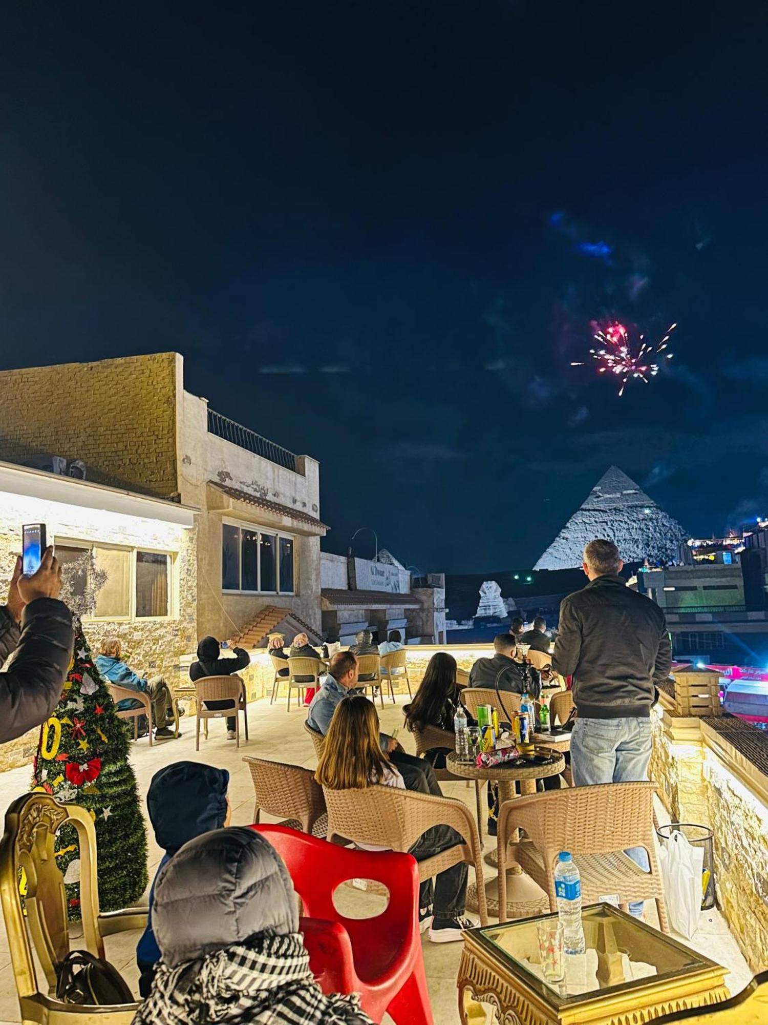 King Ali Pyramids View Inn Kafret el-Gabal Kültér fotó